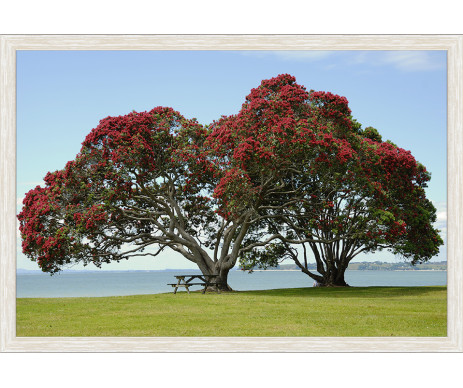 Strom života na fotografii č. 12 je vyroben včetně ozdobného dřevěného rámu.